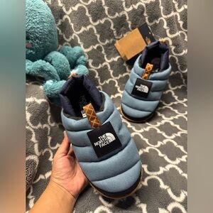 NWT The North Face Women’s Nuptse Mule Denim 75%Goosedown filled  Size US6/ EU37